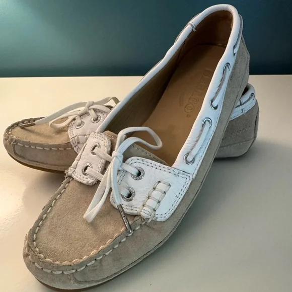 Sebago Tan and White Moccasins with Contrast Stitching - Picture 1 of 7